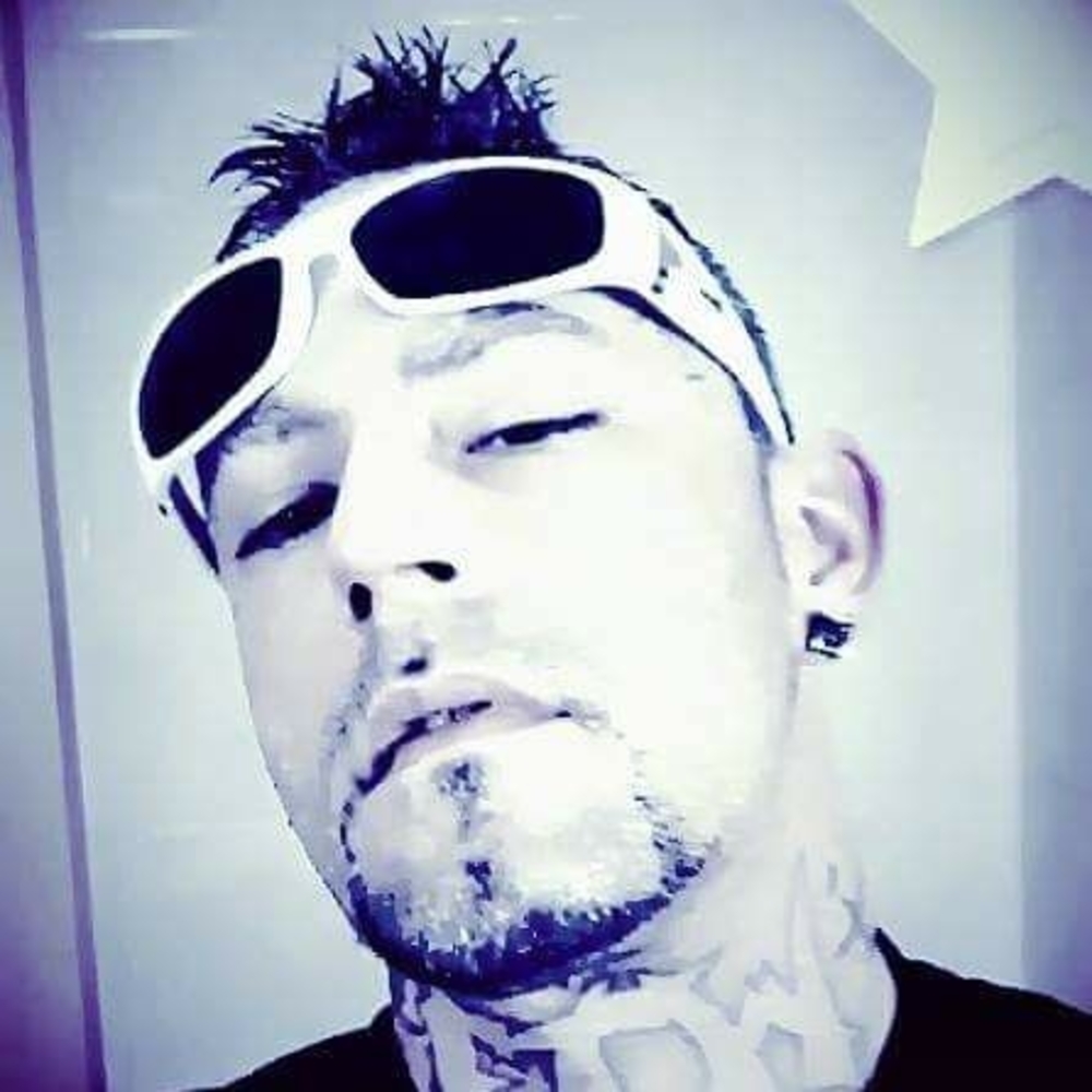 Meet your Posher, Travis