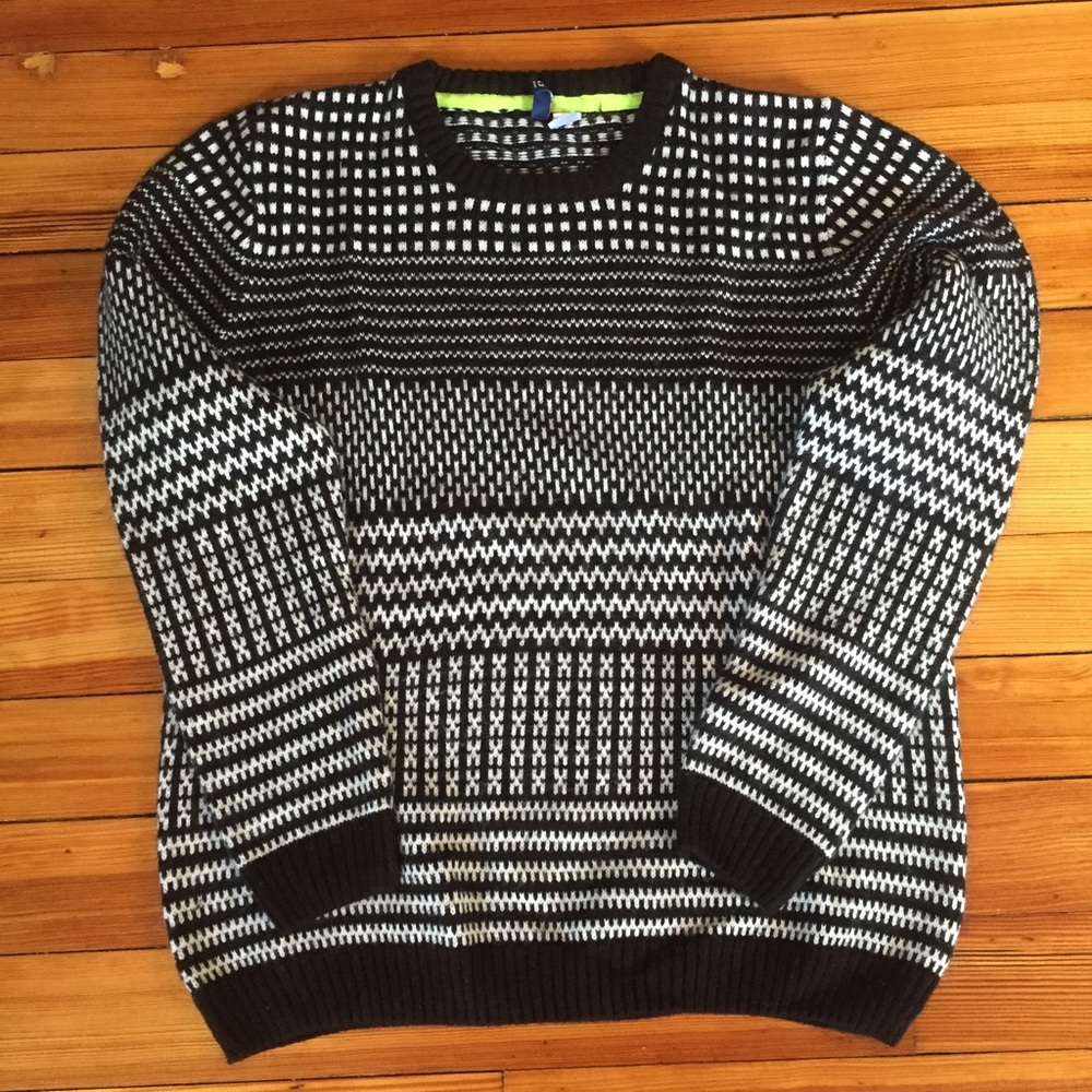 ▪️H&M Divided Knit Sweater▪️