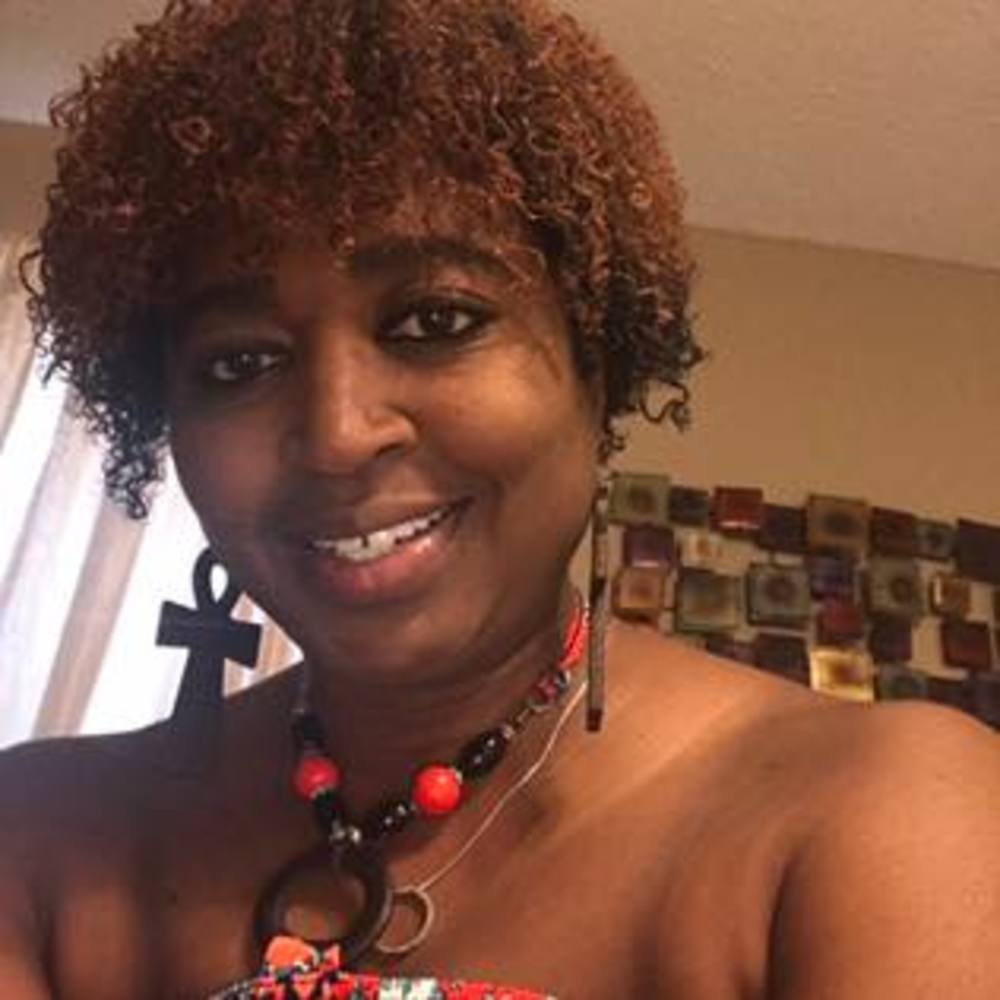 Meet your Posher, Angela