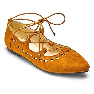 NWOT Sole Diva Cut Out Lace Up Flats
