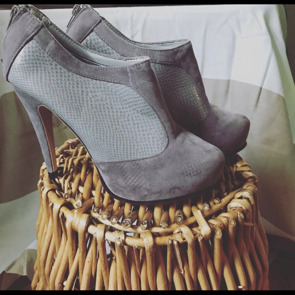 Booties😍