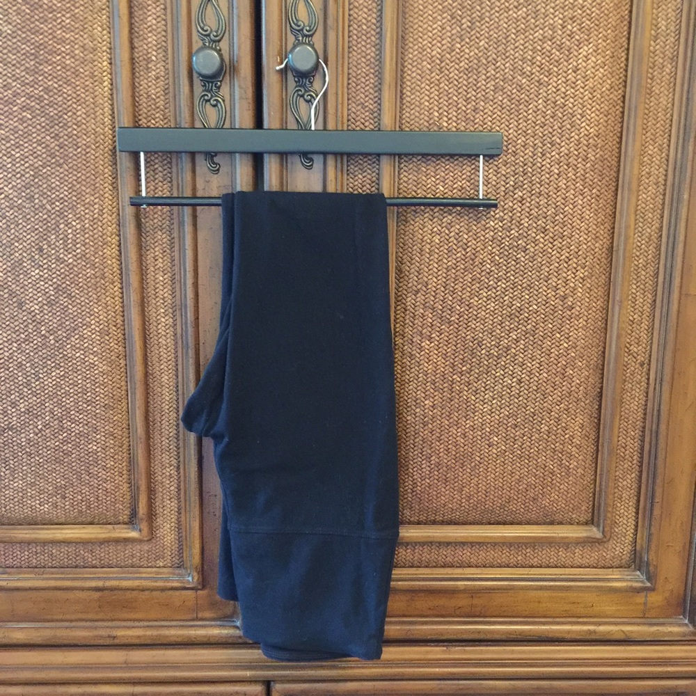 🌺 XS Black Leggings Lysse EUC 🌺