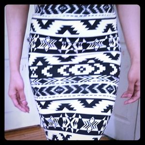 Tribal print black and white Express skirt
