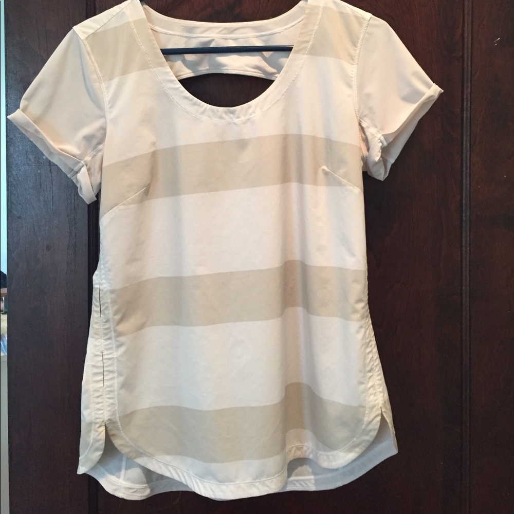 Lululemon short sleeve, size 6