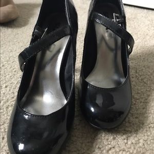 Black heels with strap