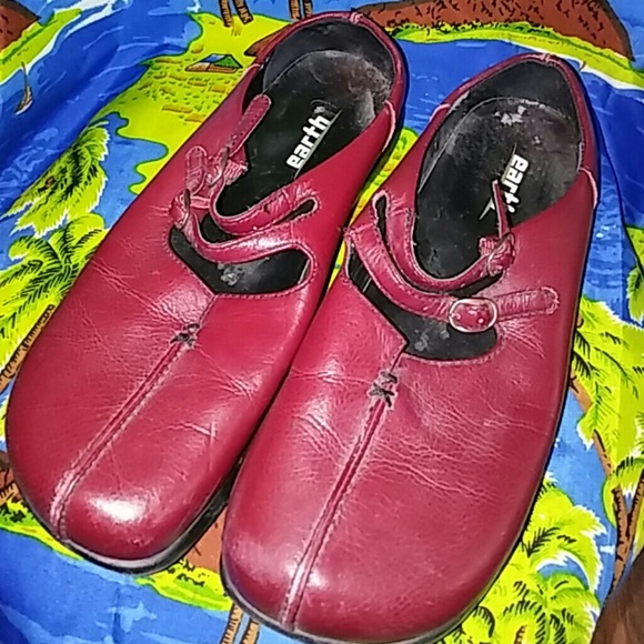 VGUC Red Earth Shoes - Picture 1 of 4