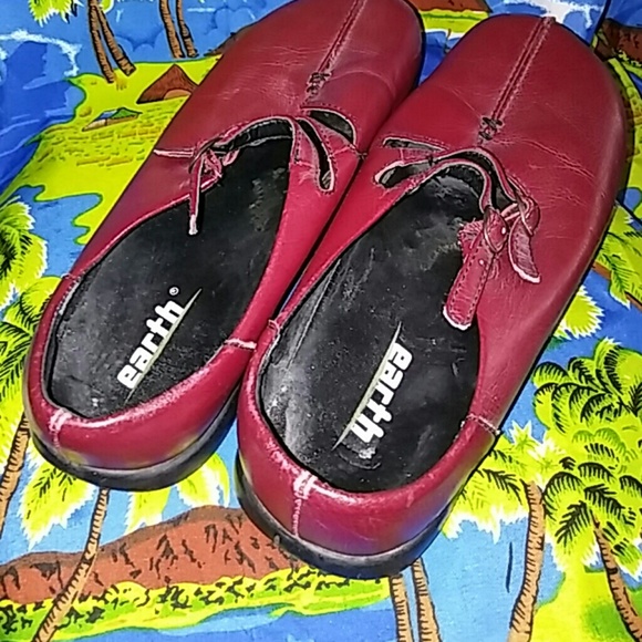 VGUC Red Earth Shoes - Picture 2 of 4