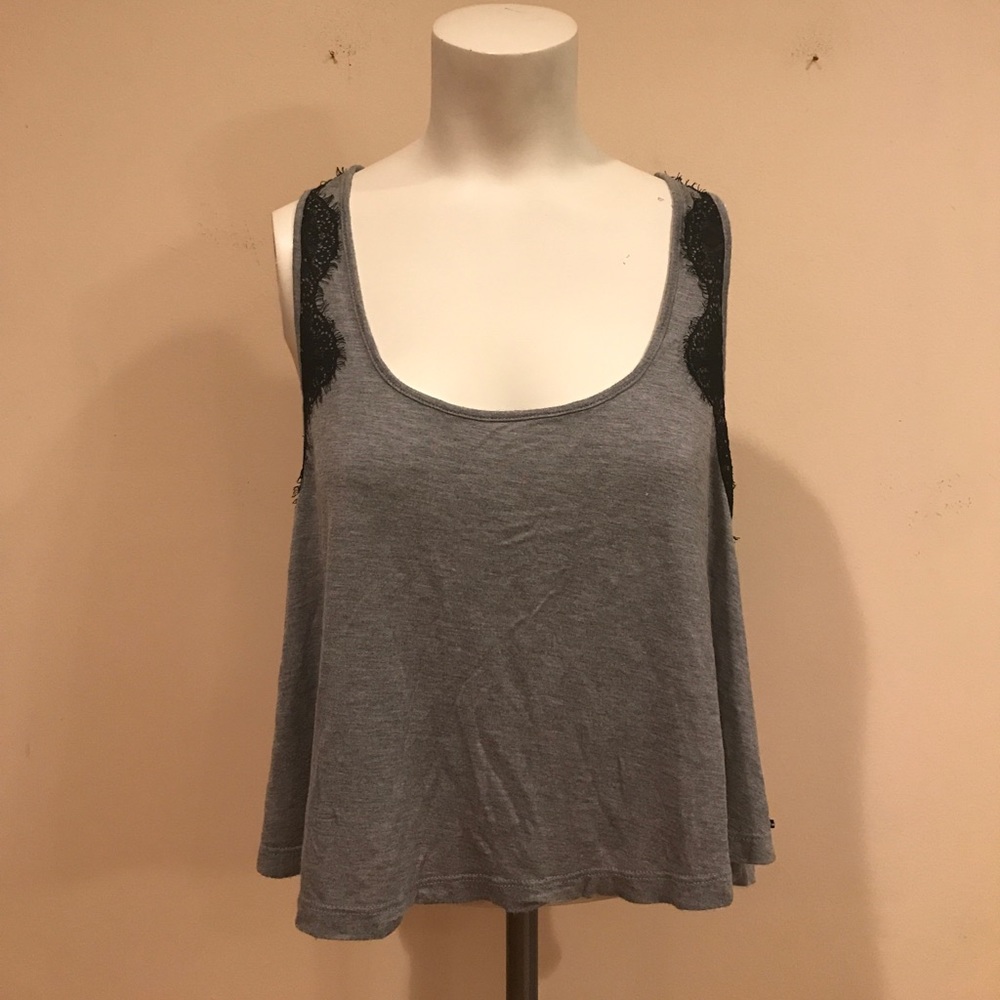 ♦️Final Sale♦️Guess Crop Top