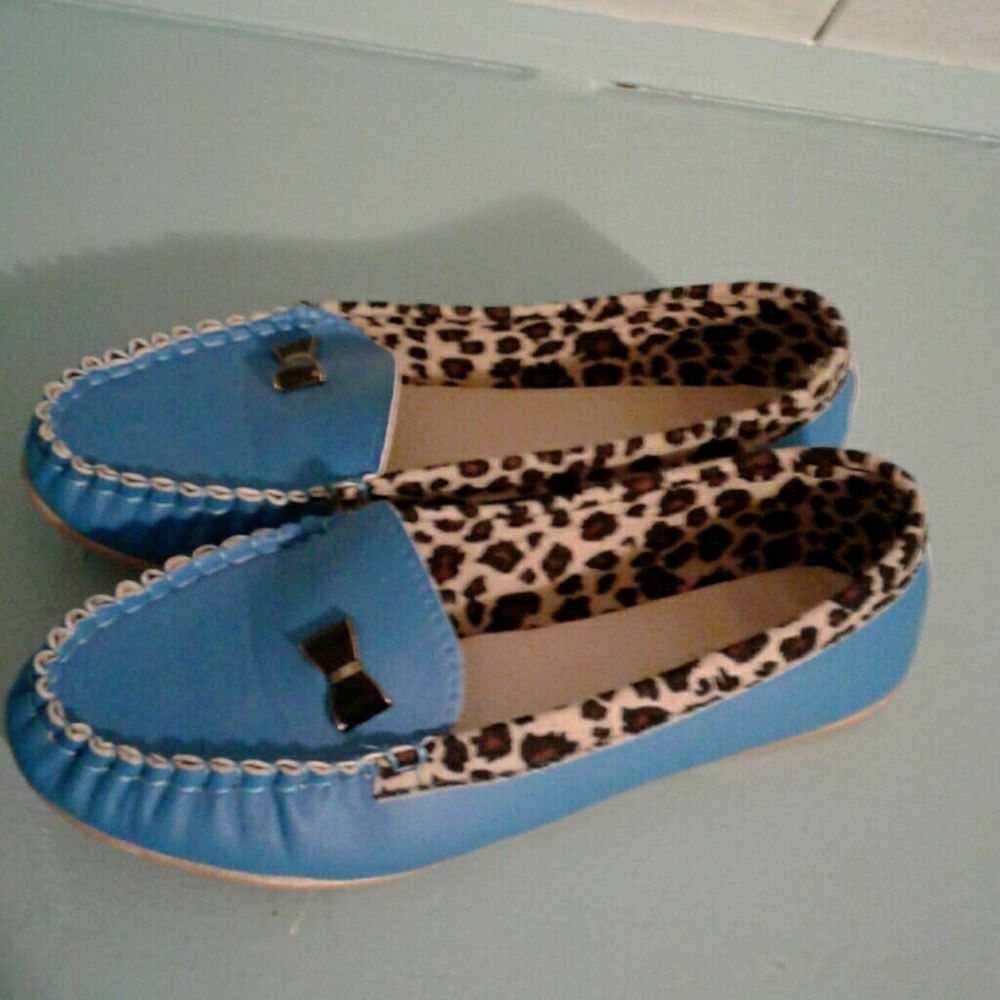 Blue animal prined shoes