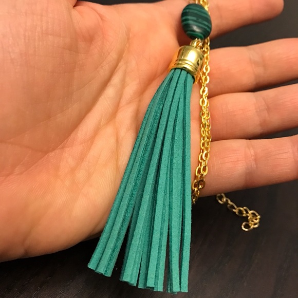 💙💎NEW Green & Gold Tassel Necklace💎💙 Boutique! - Picture 5 of 8