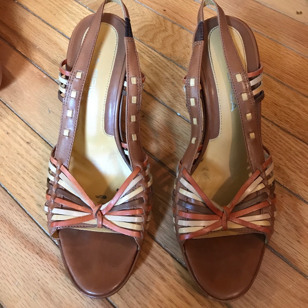 Via Sophia wedges