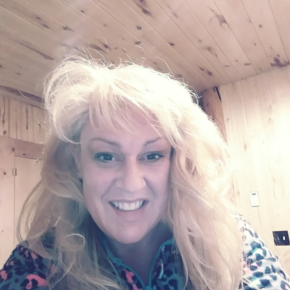 Meet your Posher, Suzy