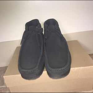 Wallabee boot black suede