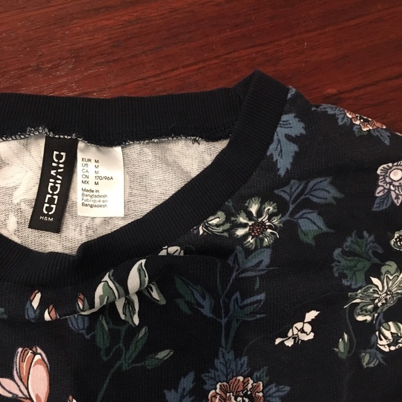 H&M Dark Blue Flower Pattern Sweatshirt size M - Picture 4 of 4