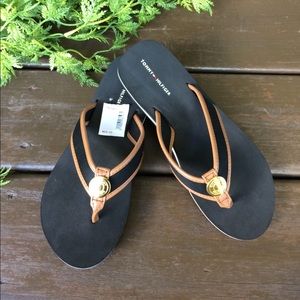 NWT Tommy Hilfiger black flip flops