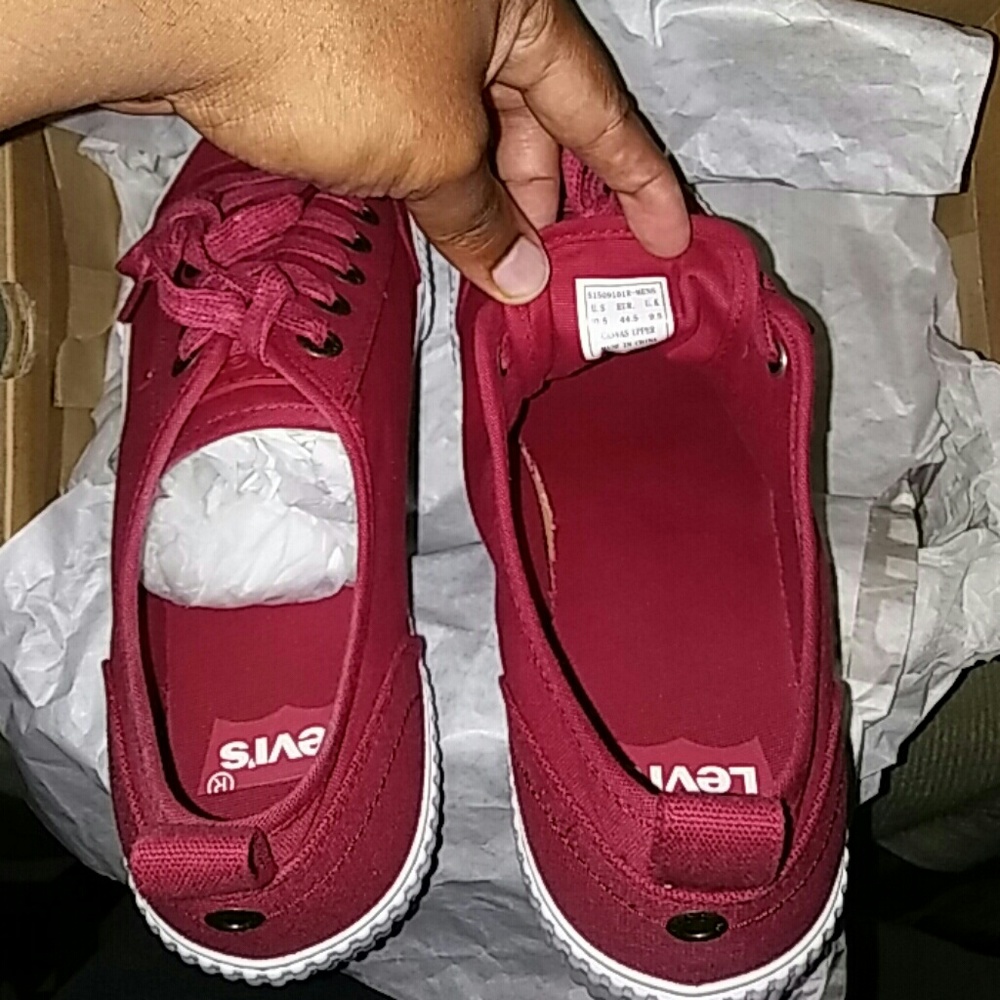 Brand new men's red Levi's low canvas shoes