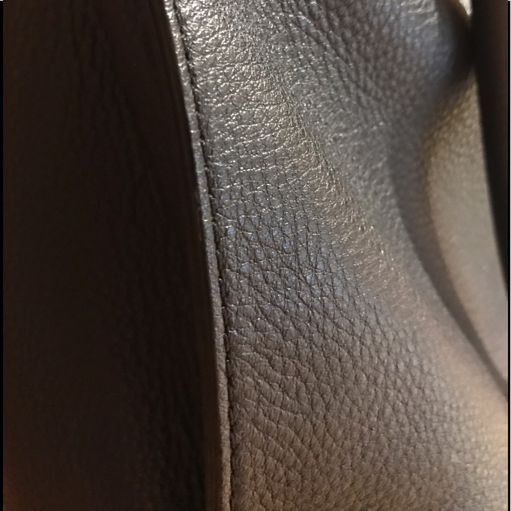 Michael Kors Hamilton Large with Gold Accents - Picture 8 of 8