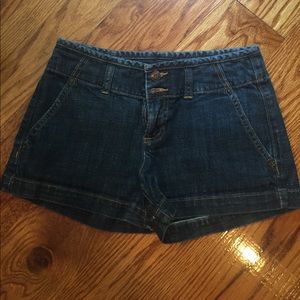 Gap size 1  short shorts