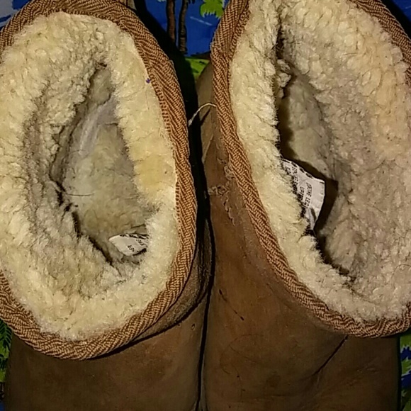 Short Ugg Boots - Picture 3 of 6