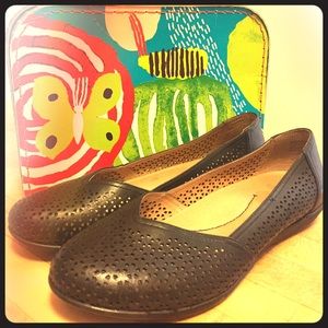 XMAS SALE!! Dansko Neely Nappa flats