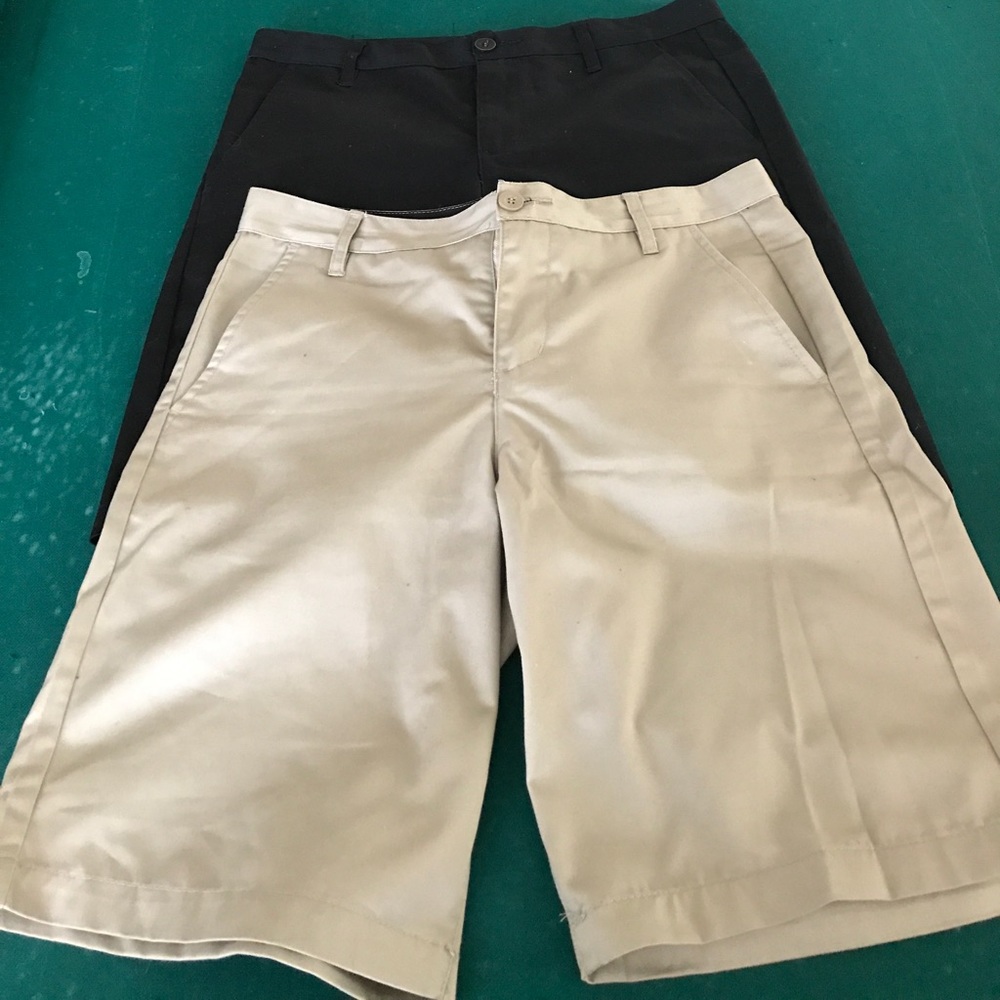 NWOT men's classic chino shorts size 32