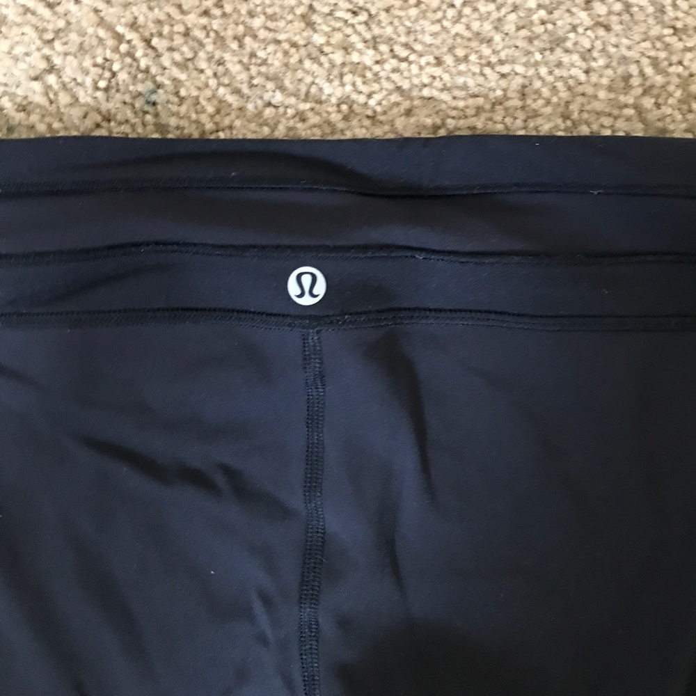 Black cropped Lululemon leggings!