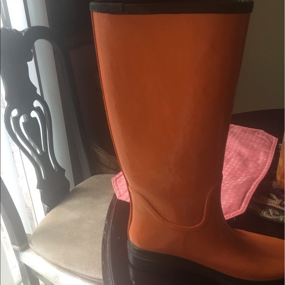 Raining boots 100% tory bursh used two time - Picture 3 of 3