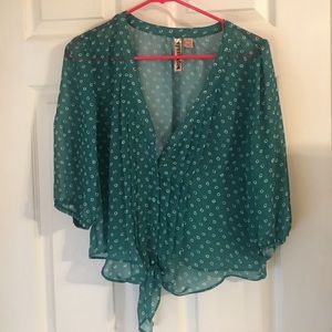 Medium tie up green shirt