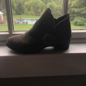 Suede zip up grey booties
