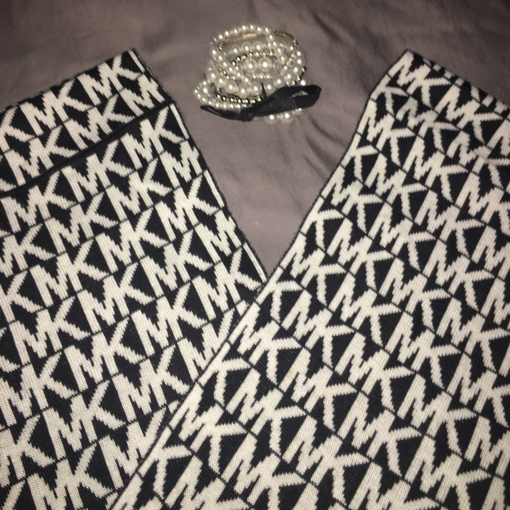 MICHAEL KORS SCARF