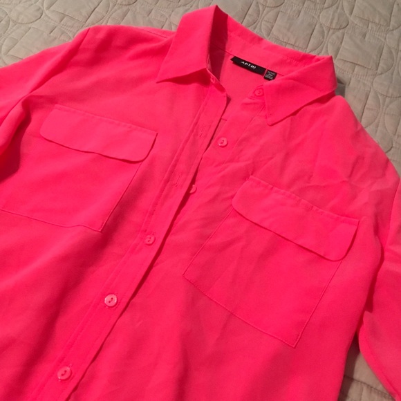 Pink button down - Picture 2 of 3