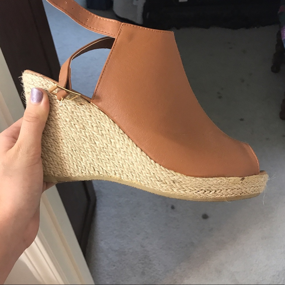 brown wedges