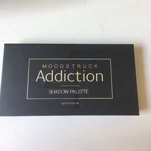Younique Addiction 4 shadow palette