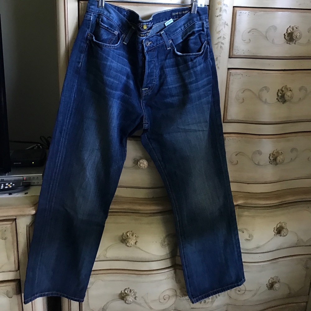 Barely worn Lucky Brand 221 Original Straight Jean
