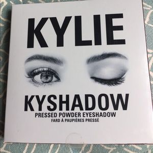 Kylie Kyshadow The Burgundy Palette