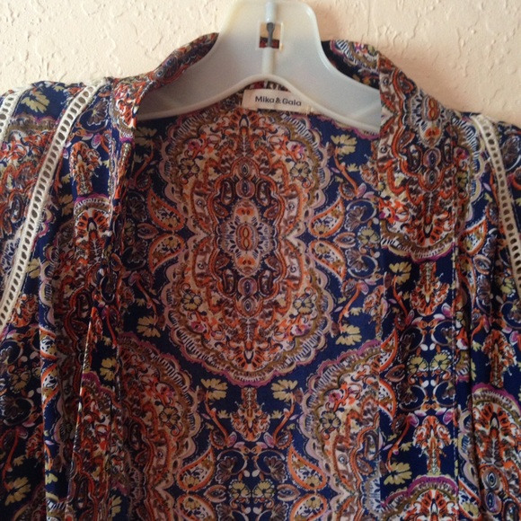 Cute and colorful kimono - Picture 2 of 2