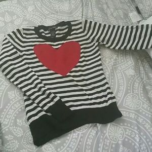 HEART SWEATER