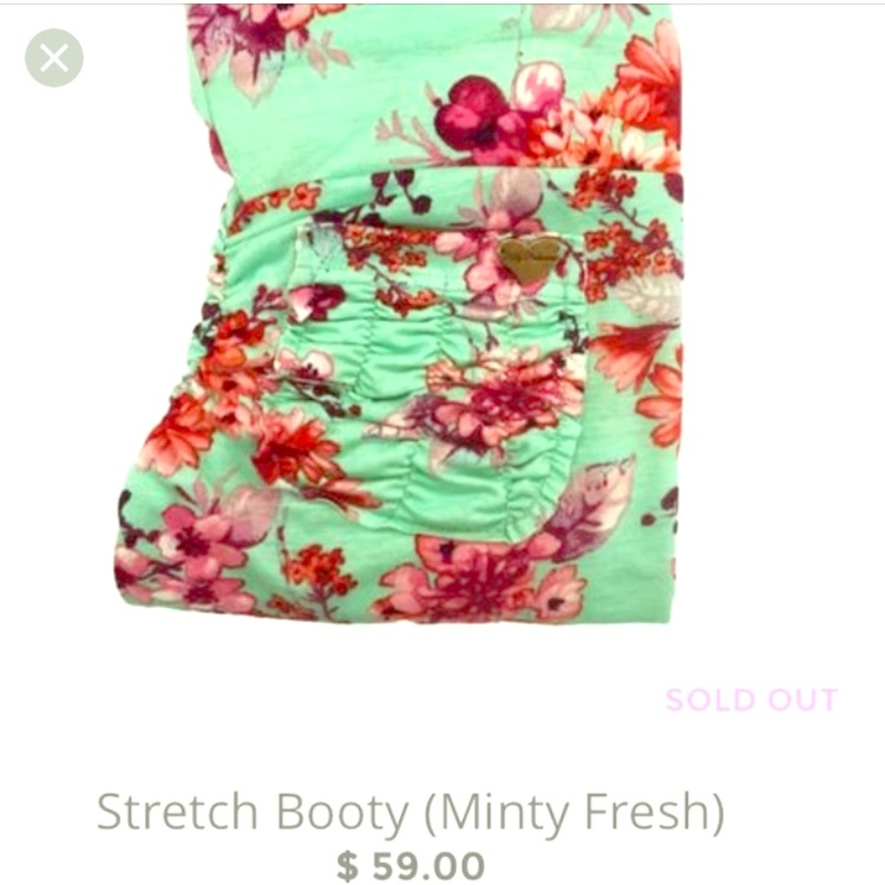 Mint Floral Cute Booty Scrunch Pocket Leggings