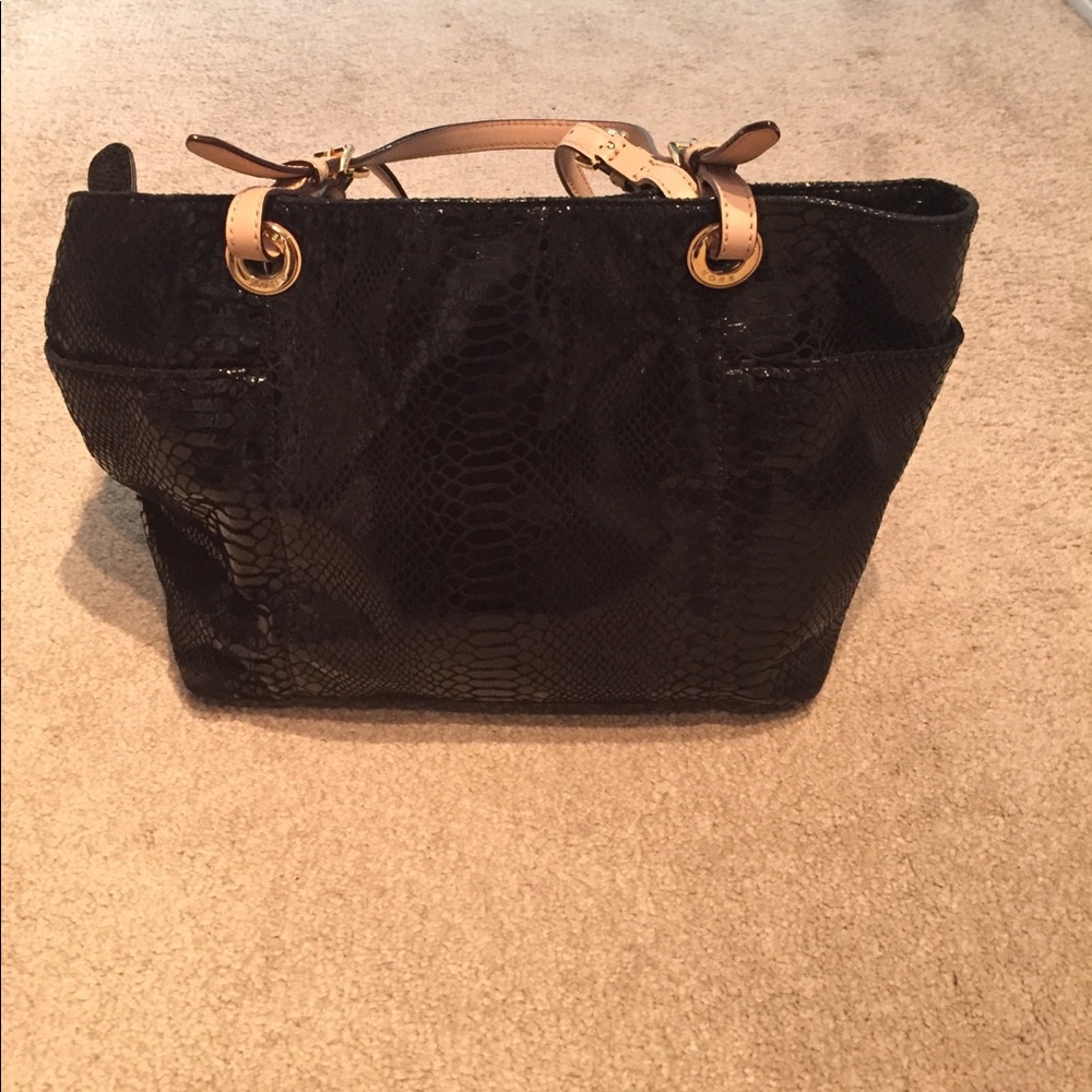 Michael Kors Jet Set Snakeskin tote in Black