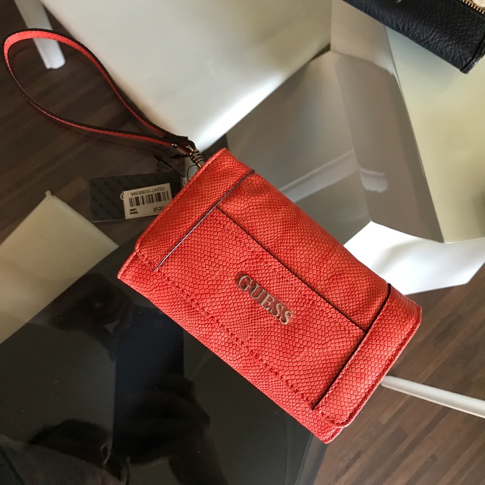 BRAND NEW GUESS WRISTLET