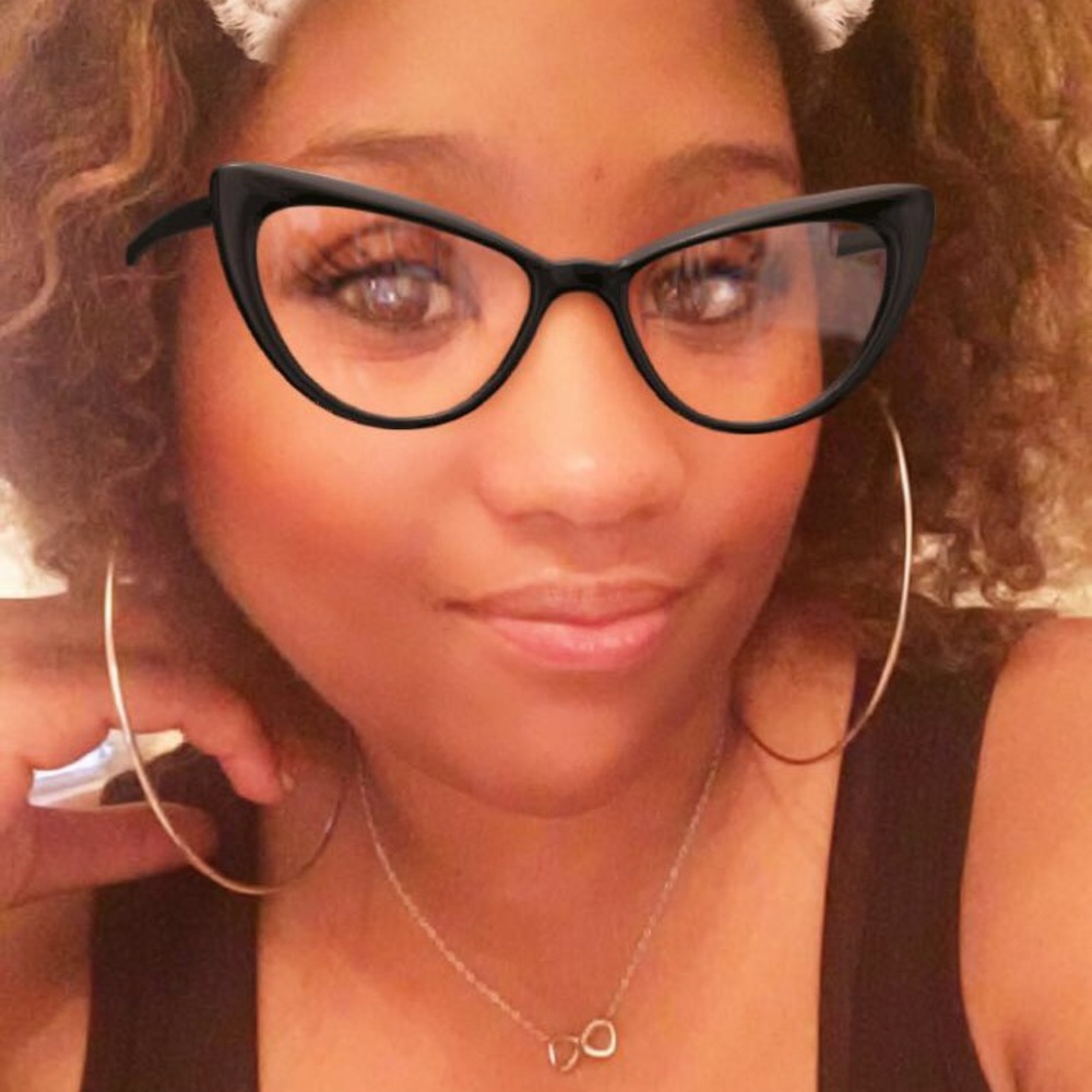 Meet your Posher, Raina