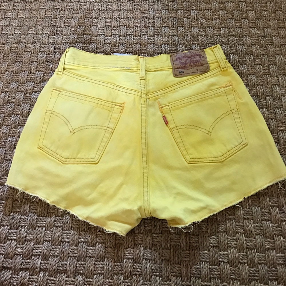 Yellow dyed and studded - Picture 4 of 5