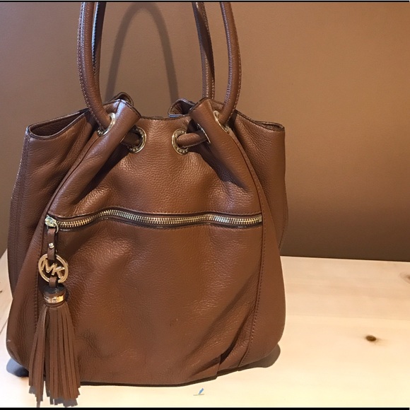 Michael Kors Handbags - Michael Kors Medium Sized Tote/Shoulder Bag