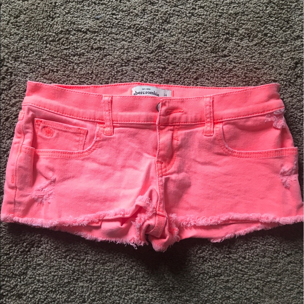 Bright peach Abercrombie Kids shorts😎