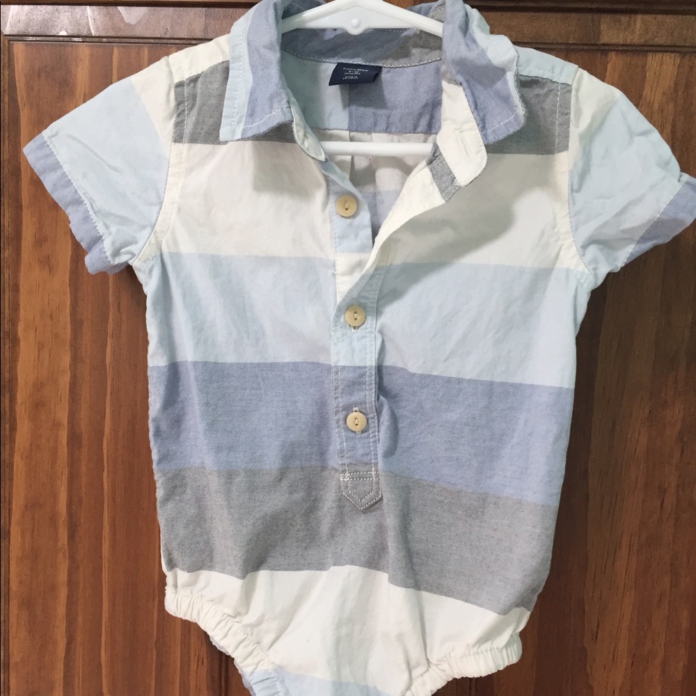 EUC Gap Shirt size 6-12 mo