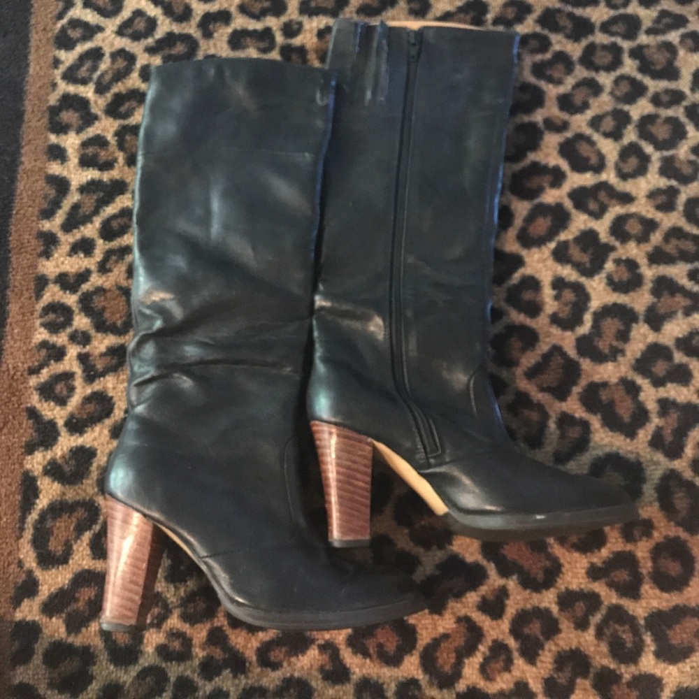 leather boots size 6