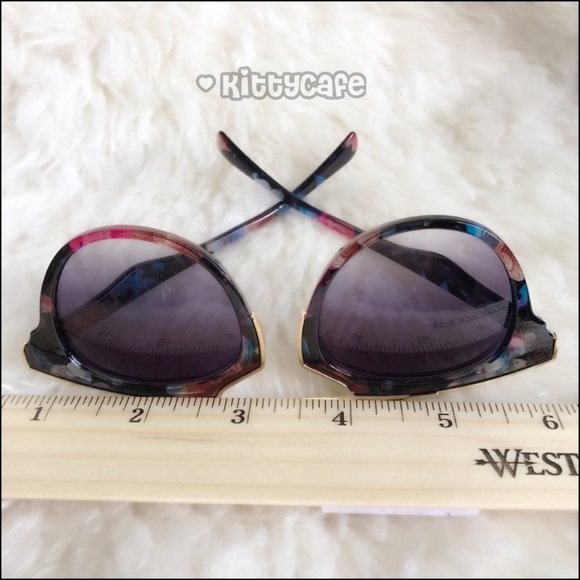 Bridgeless Sunglasses - Picture 7 of 9