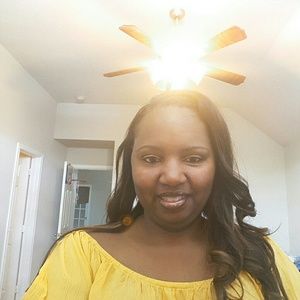 Meet your Posher, Felicia