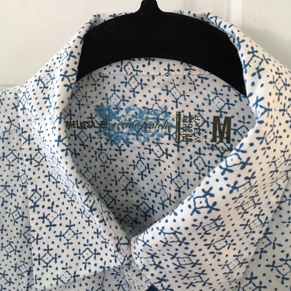 Great top, a little beachy - Picture 4 of 7