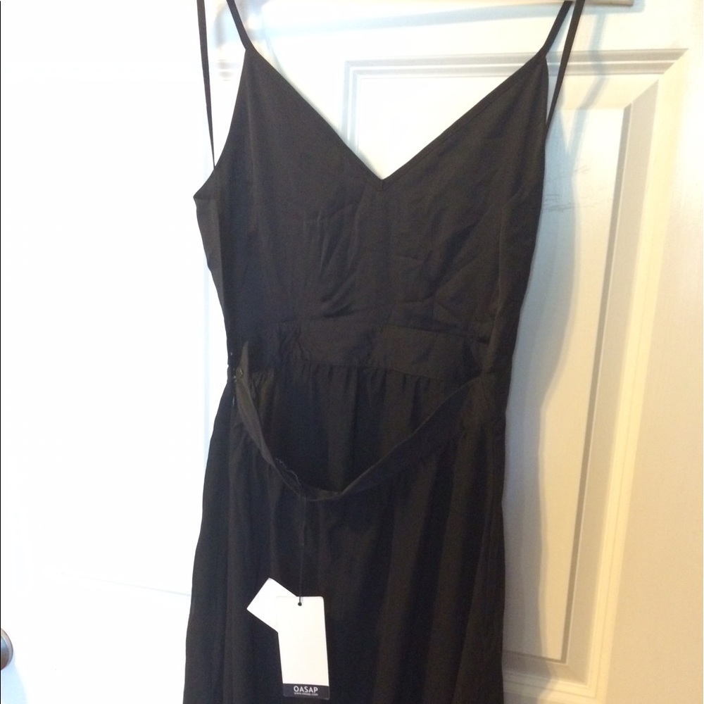 Gorgeous backless floorlength black dress